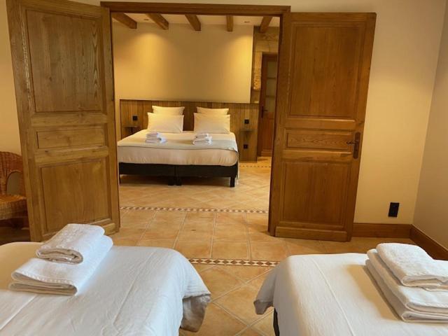 Domaine De Cazal - Chambres D'Hotes Avec Piscine Au Coeur De 26 Hectares De Nature Preservee Saint-Cyprien  Rum bild